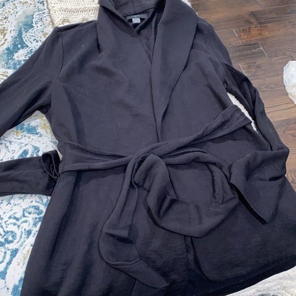 T Tahari black jacket size small - Picture 6 of 6